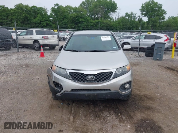 2013 Kia Sorento LX с VIN 5XYKT3A16DG419494, выставлен на аукционе IAAI как лот 42501875 с пробегом 152 100 миль миль и . История ставок и продаж доступна на DreamBid. Изображение 13.