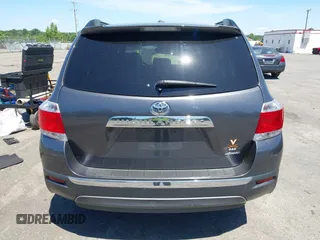 2011 Toyota Highlander z VIN 5TDBK3EH7BS064202, wystawiony jako IAAI lot #42288284 z przebiegiem 166 883 mil mil oraz . Historia ofert i sprzedaży dostępna na DreamBid. Obrazek 16.
