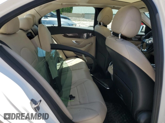 2017 Mercedes-Benz C 300 z VIN 55SWF4KBXHU205481, wystawiony jako Copart lot #57291005 z przebiegiem 75 158 mil mil oraz Szkoda całkowita • Salvage title. Historia ofert i sprzedaży dostępna na DreamBid. Obrazek 10.