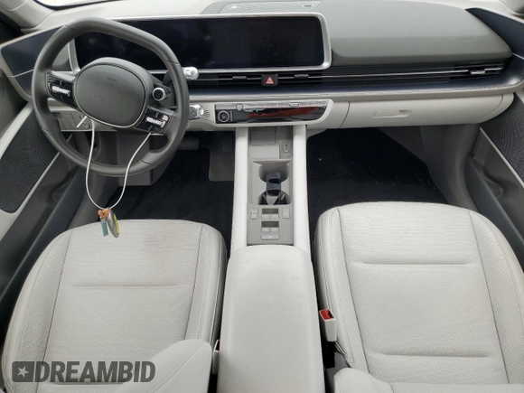 2024 Hyundai Ioniq 6 SEL z VIN KMHM34AA0RA077204, wystawiony jako Copart lot #85258574 z przebiegiem Nie podano mil oraz Nie do naprawy • Non repairable. Historia ofert i sprzedaży dostępna na DreamBid. Obrazek 8.