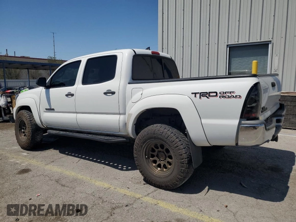 2015 Toyota Tacoma with VIN 3TMLU4EN1FM203062, listed as a Copart auction lot 60488055 with 111,994 mi miles and Salvage title. Bid and sale history available at DreamBid. Image 2.
