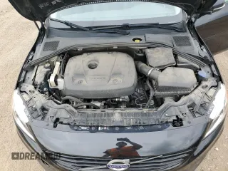 2018 Volvo S60 Dynamic z VIN YV126MFL8J2456490, wystawiony jako Copart lot #56557475 z przebiegiem 70 224 mil mil oraz Szkoda całkowita • Salvage title. Historia ofert i sprzedaży dostępna na DreamBid. Obrazek 11.