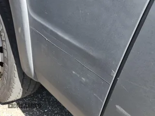 2018 Ram ProMaster Cargo z VIN 3C6TRVDG7JE121048, wystawiony jako IAAI lot #42500797 z przebiegiem 240 915 mil mil oraz . Historia ofert i sprzedaży dostępna na DreamBid. Obrazek 1.