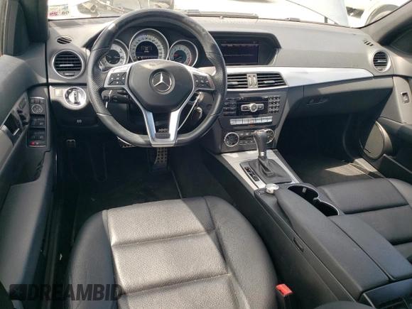 2013 Mercedes-Benz C 300 Sport z VIN WDDGF8AB9DR301692, wystawiony jako Copart lot #54919645 z przebiegiem 58 482 mil mil oraz Szkoda całkowita • Salvage title. Historia ofert i sprzedaży dostępna na DreamBid. Obrazek 8.