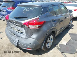 2020 Nissan Kicks S z VIN 3N1CP5BV8LL540883, wystawiony jako IAAI lot #41877777 z przebiegiem 98 001 mil mil oraz . Historia ofert i sprzedaży dostępna na DreamBid. Obrazek 4.