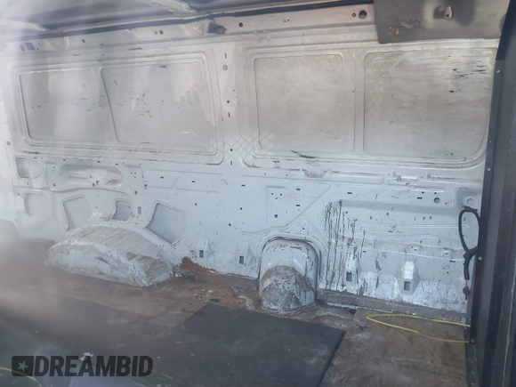 2005 Ford Econoline Cargo with VIN 1FTSS34L55HB20992, listed as a IAAI auction lot 41252796 with 413,912 mi miles and . Bid and sale history available at DreamBid. Image 8.