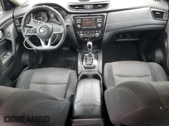 2017 Nissan Rogue SV z VIN 5N1AT2MT8HC772487, wystawiony jako Copart lot #51143535 z przebiegiem 149 637 mil mil oraz Szkody całkowita. Historia ofert i sprzedaży dostępna na DreamBid. Obrazek 8.