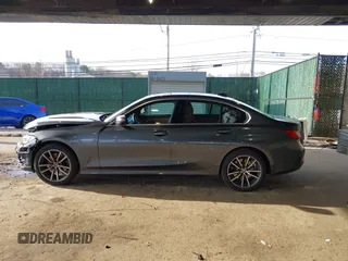 2021 BMW 3 Series 330i xDrive z VIN 3MW5R7J03M8B87133, wystawiony jako IAAI lot #42005842 z przebiegiem 28 668 mil mil oraz . Historia ofert i sprzedaży dostępna na DreamBid. Obrazek 15.