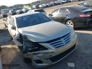 2011 Hyundai Genesis with VIN KMHGC4DE6BU135509, listed as a IAAI auction lot 41672477 with 202,504 mi miles. Bid and sale history available at carsss.com. Image 1.