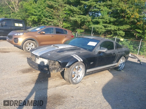2006 Ford Mustang GT Deluxe with VIN 1ZVHT82H865252390, listed as a IAAI auction lot 42645097 with 91,083 mi miles and . Bid and sale history available at DreamBid. Image 18.