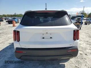 2023 Kia Sorento LX z VIN 5XYRGDLC7PG203021, wystawiony jako Copart lot #52637205 z przebiegiem 40 178 mil mil oraz Szkody całkowita. Historia ofert i sprzedaży dostępna na DreamBid. Obrazek 6.