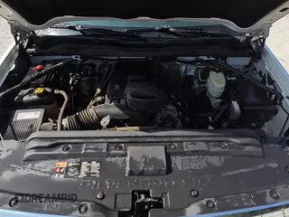 2017 Chevrolet Silverado 2500HD Work Truck z VIN 1GC0CUEGXHZ405424, wystawiony jako Copart lot #62858735 z przebiegiem 202 623 mil mil oraz Czysty tytuł • Clean title. Historia ofert i sprzedaży dostępna na DreamBid. Obrazek 14.