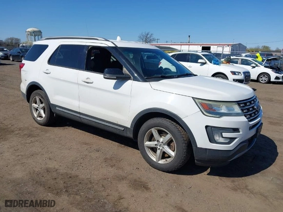 2017 Ford Explorer XLT with VIN 1FM5K8DH3HGA53417, listed as a IAAI auction lot 41997019 with 155,139 mi miles. Bid and sale history available at carsss.com. Image 1.