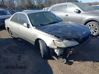 1998 Lexus ES 300 Luxury Sport Sdn with VIN JT8BF28G9W5047249, listed as a IAAI auction lot 41702999 with 999,999 mi miles. Bid and sale history available at carsss.com. Image 1.