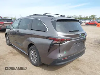 2024 Toyota Sienna XLE z VIN 5TDYSKFC5RS139626, wystawiony jako IAAI lot #42149627 z przebiegiem 10 148 mil mil oraz . Historia ofert i sprzedaży dostępna na DreamBid. Obrazek 3.