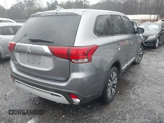 2020 Mitsubishi Outlander ES with VIN JA4AD2A35LZ007680, listed as a IAAI auction lot 41753352 with 134,283 mi miles. Bid and sale history available at carsss.com. Image 4.