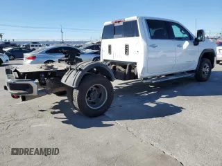 2023 GMC Sierra 3500HD SLT z VIN 1GT49UEY8PF154167, wystawiony jako Copart lot #84495904 z przebiegiem 43 395 mil mil oraz Czysty tytuł • Clean title. Historia ofert i sprzedaży dostępna na DreamBid. Obrazek 3.