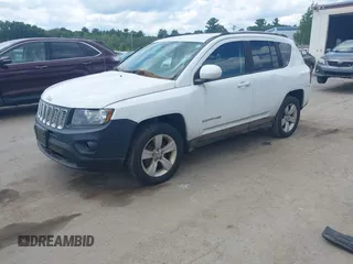 2016 Jeep Compass Latitude z VIN 1C4NJDEB6GD596061, wystawiony jako IAAI lot #42623673 z przebiegiem 180 777 mil mil oraz . Historia ofert i sprzedaży dostępna na DreamBid. Obrazek 2.