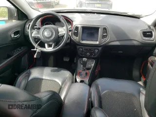 2019 Jeep Compass Trailhawk z VIN 3C4NJDDB3KT704317, wystawiony jako Copart lot #57116635 z przebiegiem 43 323 mil mil oraz Szkoda całkowita • Salvage title. Historia ofert i sprzedaży dostępna na DreamBid. Obrazek 8.