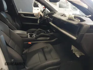 2025 Porsche Cayenne E-Hybrid Hybrid z VIN WP1AE2AY2SDA16359, wystawiony jako IAAI lot #41886547 z przebiegiem 2 828 mil mil oraz . Historia ofert i sprzedaży dostępna na DreamBid. Obrazek 5.