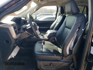 2023 Ford Expedition Max XLT с VIN 1FMJK1H86PEA03783, выставлен на аукционе Copart как лот 49111955 с пробегом 11 327 миль миль и Чистый • Clean title. История ставок и продаж доступна на DreamBid. Изображение 7.