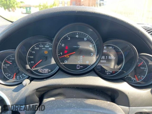 2014 Porsche Cayenne with VIN WP1AA2A2XELA09323, listed as a Copart auction lot 61265345 with 204,292 mi miles and Clean title. Bid and sale history available at DreamBid. Image 8.