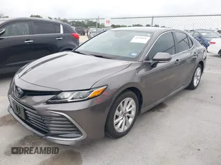 2023 Toyota Camry LE z VIN 4T1R11AK1PU169839, wystawiony jako IAAI lot #42140135 z przebiegiem 10 808 mil mil oraz . Historia ofert i sprzedaży dostępna na DreamBid. Obrazek 17.