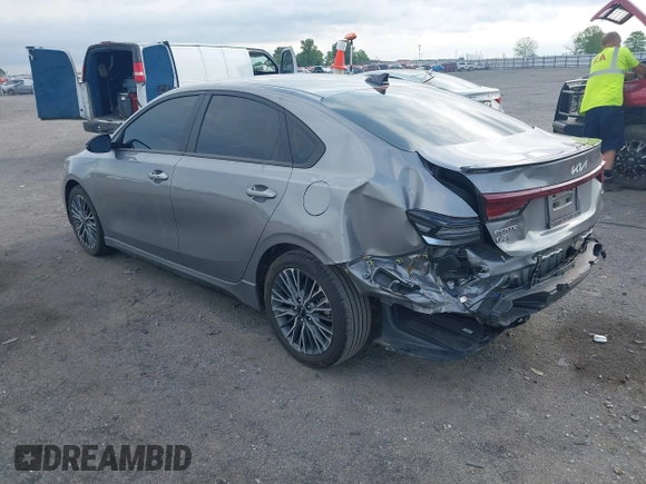 2023 Kia Forte GT-Line z VIN 3KPF54ADXPE665459, wystawiony jako IAAI lot #42102849 z przebiegiem 31 554 mil mil oraz . Historia ofert i sprzedaży dostępna na DreamBid. Obrazek 3.