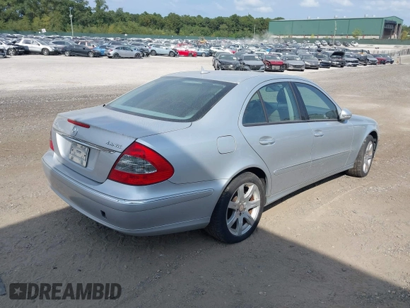 2008 Mercedes-Benz E 350 Luxury z VIN WDBUF87XX8B215837, wystawiony jako IAAI lot #40380820 z przebiegiem 116 170 mil mil oraz . Historia ofert i sprzedaży dostępna na DreamBid. Obrazek 4.