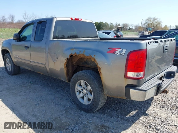 2013 GMC Sierra 1500 SLE z VIN 1GTR2VE74DZ105579, wystawiony jako IAAI lot #42101936 z przebiegiem 139 264 mil mil oraz . Historia ofert i sprzedaży dostępna na DreamBid. Obrazek 3.