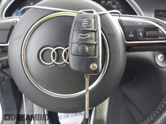 2015 Audi Q7 S line Prestige z VIN WA1DGAFE4FD031348, wystawiony jako IAAI lot #41513171 z przebiegiem 139 013 mil mil oraz . Historia ofert i sprzedaży dostępna na DreamBid. Obrazek 11.