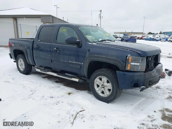 2007 Chevrolet Silverado 1500 LT w/1LT with VIN 3GCEK13367G527073, listed as a IAAI auction lot 41481444 with 169,642 mi miles. Bid and sale history available at carsss.com. Image 1.