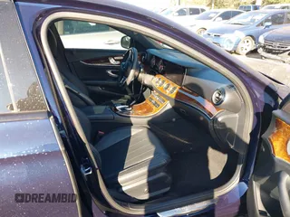 2019 Mercedes-Benz E-Class E 300 with VIN WDDZF4KB8KA624403, listed as a IAAI auction lot 40979733 with 76,496 mi miles. Bid and sale history available at carsss.com. Image 5.
