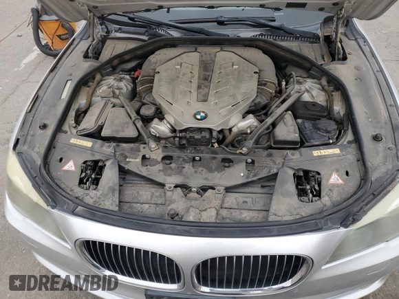 2009 BMW 7 Series 750Li with VIN WBAKB83529CY62069, listed as a Copart auction lot 44820915 with 123,684 mi miles and Salvage title. Bid and sale history available at DreamBid. Image 12.