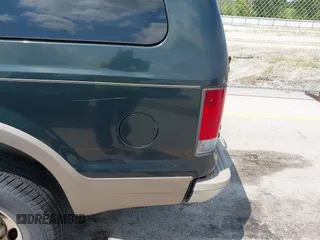2002 Ford Excursion Limited с VIN 1FMNU43S42ED22009, выставлен на аукционе IAAI как лот 42850001 с пробегом 132 395 миль миль и . История ставок и продаж доступна на DreamBid. Изображение 17.