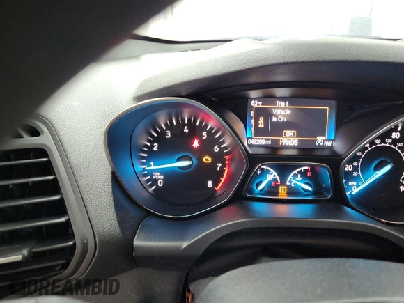 2018 Ford Escape SE z VIN 1FMCU9GD3JUC89119, wystawiony jako IAAI lot #42421139 z przebiegiem 42 209 mil mil oraz . Historia ofert i sprzedaży dostępna na DreamBid. Obrazek 2.