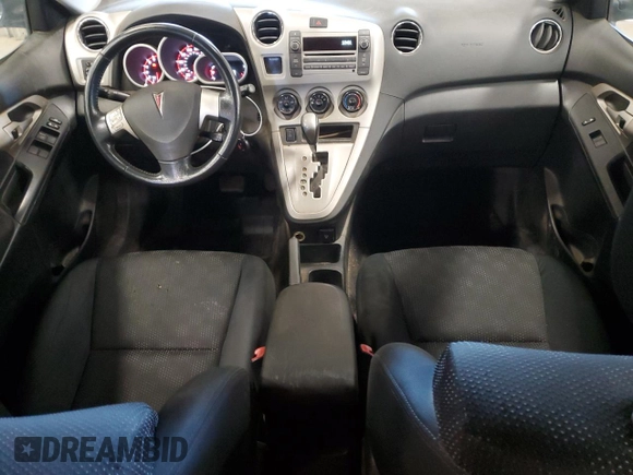 2010 Pontiac Vibe z VIN 5Y2SM6E03AZ420535, wystawiony jako Copart lot #55619275 z przebiegiem 172 026 mil mil oraz Czysty tytuł • Clean title. Historia ofert i sprzedaży dostępna na DreamBid. Obrazek 8.