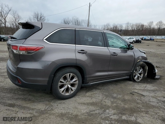 2015 Toyota Highlander LE with VIN 5TDBKRFH8FS196280, listed as a Copart auction lot 51072125 with 0 mi miles and Non Repairable. Bid and sale history available at carsss.com. Image 3.