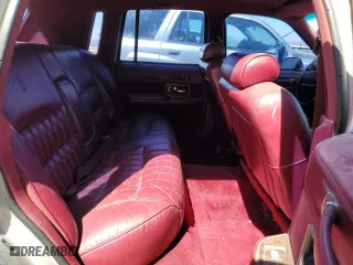 1992 Lincoln Town Car Executive with VIN 1LNLM81W9NY703247, listed as a Copart auction lot 68267014 with 58,853 mi miles and Salvage Title. Bid and sale history available at carsss.com. Image 10.