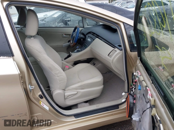2011 Toyota Prius I with VIN JTDKN3DU3B1382269, listed as a IAAI auction lot 41982096 with 36,600 mi miles. Bid and sale history available at carsss.com. Image 5.