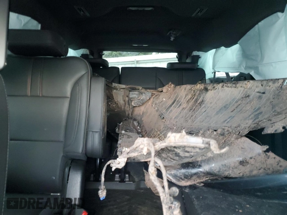 2021 Chevrolet Suburban RST with VIN 1GNSKEKD4MR216927, listed as a Copart auction lot 69358854 with 39,384 mi miles and Salvage Title. Bid and sale history available at DreamBid. Image 10.