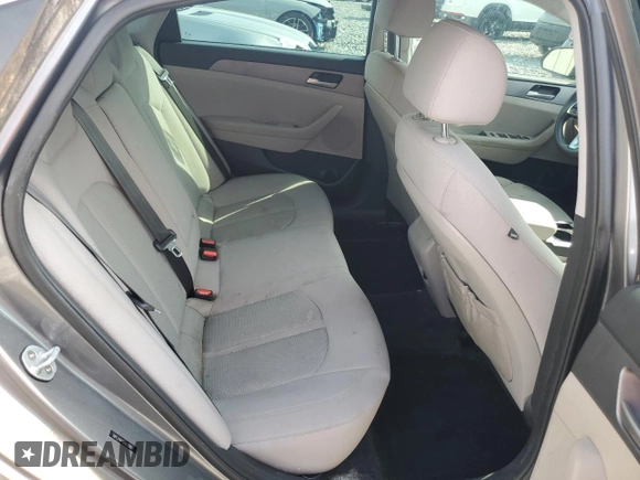 2018 Hyundai Sonata SE z VIN 5NPE24AF8JH630881, wystawiony jako Copart lot #56301655 z przebiegiem 145 534 mil mil oraz Czysty tytuł • Clean title. Historia ofert i sprzedaży dostępna na DreamBid. Obrazek 10.