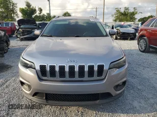 2019 Jeep Cherokee Latitude с VIN 1C4PJLCB9KD187227, выставлен на аукционе Copart как лот 57993515 с пробегом 89 712 миль миль и Списание • Salvage title. История ставок и продаж доступна на DreamBid. Изображение 5.