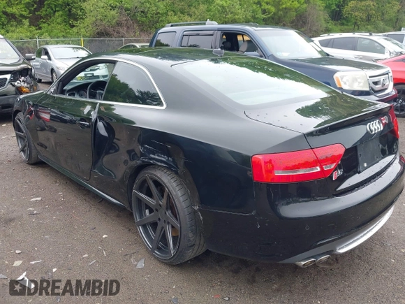 2010 Audi S5 Premium Plus z VIN WAUCVAFR9AA062970, wystawiony jako IAAI lot #42226065 z przebiegiem 128 747 mil mil oraz . Historia ofert i sprzedaży dostępna na DreamBid. Obrazek 3.