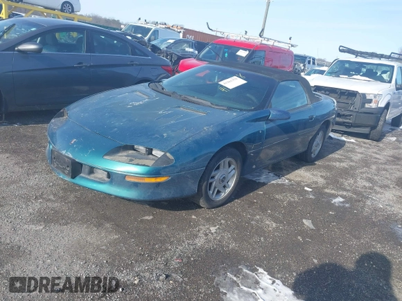 1995 Chevrolet Camaro Z28 z VIN 2G1FP32P5S2196335, wystawiony jako IAAI lot #41261378 z przebiegiem 126 260 mil mil oraz . Historia ofert i sprzedaży dostępna na DreamBid. Obrazek 16.