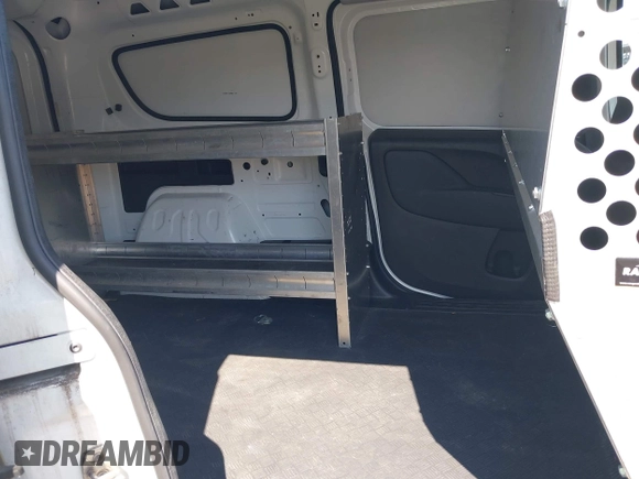 2018 Ram ProMaster City Cargo Tradesman z VIN ZFBERFAB0J6J37598, wystawiony jako IAAI lot #42416142 z przebiegiem 93 498 mil mil oraz . Historia ofert i sprzedaży dostępna na DreamBid. Obrazek 7.