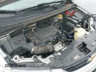 2018 Chevrolet Sonic Premier z VIN 1G1JF5SB1J4131519, wystawiony jako IAAI lot #41532569 z przebiegiem 125 270 mil mil oraz . Historia ofert i sprzedaży dostępna na DreamBid. Obrazek 18.