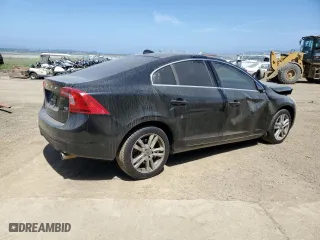 2013 Volvo S60 T5 Premier with VIN YV1612FS8D2211401, listed as a Copart auction lot 53580625 with 101,077 mi miles and Salvage Title. Bid and sale history available at carsss.com. Image 3.