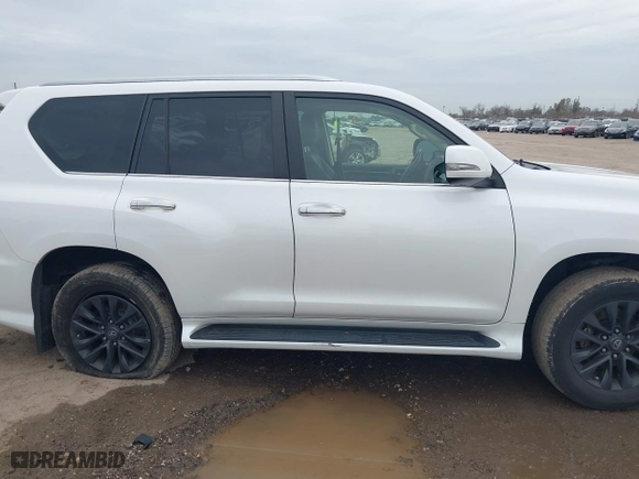 2020 Lexus GX with VIN JTJAM7BX8L5246150, listed as a IAAI auction lot 41335676 with 117,375 mi miles. Bid and sale history available at carsss.com. Image 13.