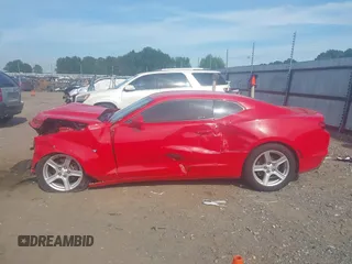 2022 Chevrolet Camaro 1LT z VIN 1G1FB1RX7N0107315, wystawiony jako IAAI lot #40176789 z przebiegiem Nie podano mil oraz . Historia ofert i sprzedaży dostępna na DreamBid. Obrazek 14.